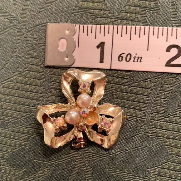 Vintage gold, rhinestone & pearl shamrock … - Picture 5 of 5